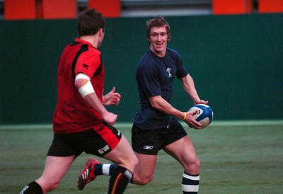 090206 - Wales Sevens - Wayne Evans during training 