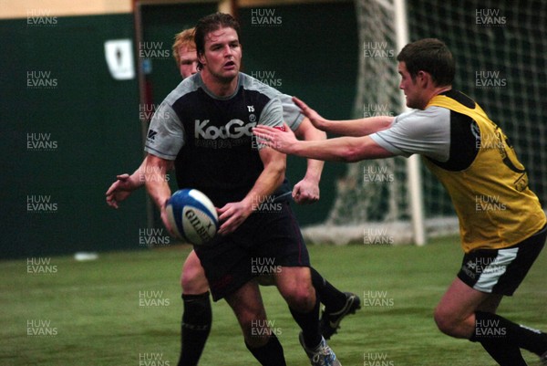 090206 - Wales Sevens - Tal Selley during training 