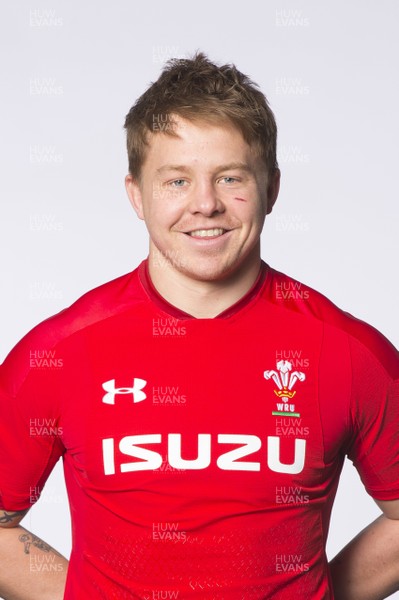 220118 - Wales Rugby Squad - James Davies