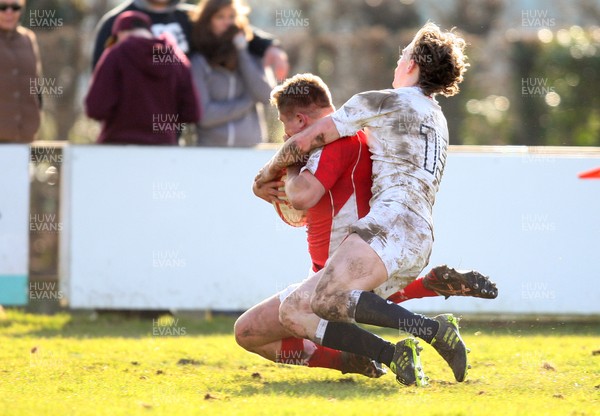 170313 - Wales Students v England Students, Clifton RFC - Wales' Jonathan Howard crosses to score try