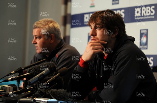 11.03.08 - Wales Rugby Team Announcement - Wales Coach, Warren Gatland announces his team to play France with Captain, Ryan Jones(R) 