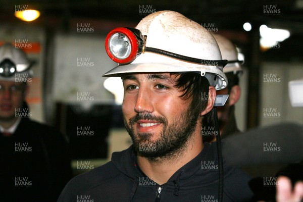 23.11.07 Wales rugby team coal mine visit... Gavin Henson  at Big Pit, Blaenavon, S.Wales. 