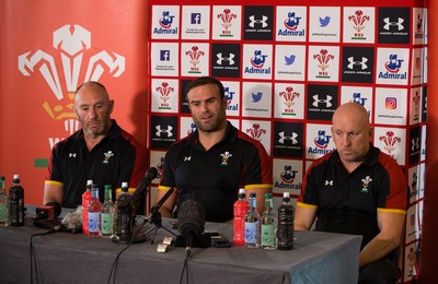 090517 - Wales Rugby Tour Squad Announcement - Wales Tour captain Jamie Roberts, with coaches Robin McBryde, left and Shaun Edwards, at the announcement of the Wales Summer Tour Squad for the matches against Tonga and Samoa