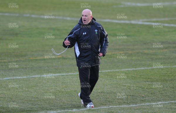 01.02.10 - Wales Rugby Training - Wales defence coach Shaun Edwards makes a point during training. 