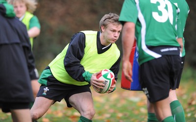 03.11.08 - Wales Rugby Training - Dwayne Peel in action during training. 
