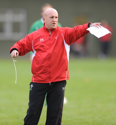 03.11.08 - Wales Rugby Training - Wales defence coach, Shaun Edwards makes a point during training 