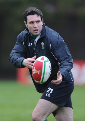 03.11.08 - Wales Rugby Training - Stephen Jones in action during training. 