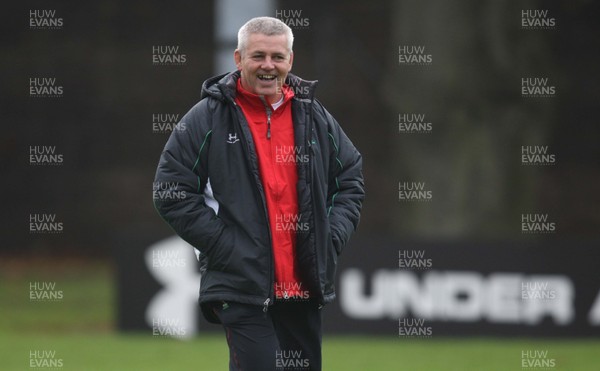 03.11.08 ... Wales Rugby Training session, Sophia Gardens, Cardiff -  Wales coach Warren Gatland all smiles during todays training session 