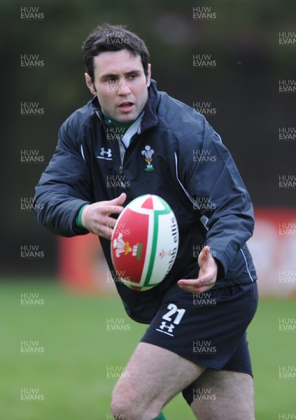 03.11.08 - Wales Rugby Training - Stephen Jones in action during training. 
