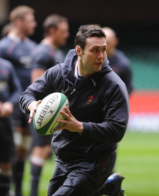 05.03.08 - Wales Rugby  Stephen Jones takes part in a training session ahead of his sides' clash against Ireland 