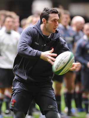 05.03.08 - Wales Rugby  Stephen Jones takes part in a training session ahead of his sides' clash against Ireland 