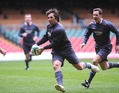 05.03.08 - Wales Rugby  Gavin Henson takes part in a training session ahead of his sides' clash against Ireland 