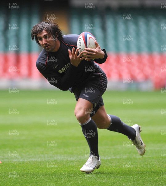 05.03.08 - Wales Rugby  Gavin Henson takes part in a training session ahead of his sides' clash against Ireland 
