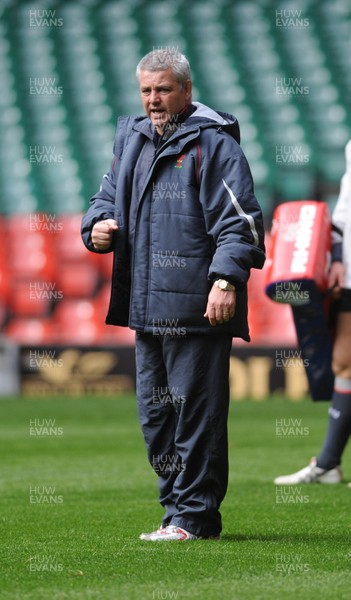 05.03.08 - Wales Rugby  Warren Gatland takes part in a training session ahead of his sides' clash against Ireland 