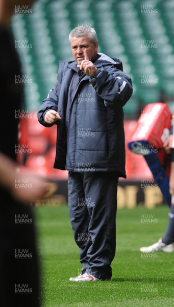 05.03.08 - Wales Rugby  Warren Gatland takes part in a training session ahead of his sides' clash against Ireland 