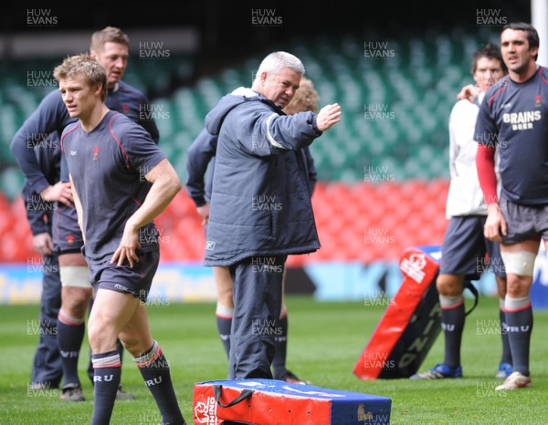 05.03.08 - Wales Rugby  Warren Gatland at a training session ahead of his sides' clash against Ireland 