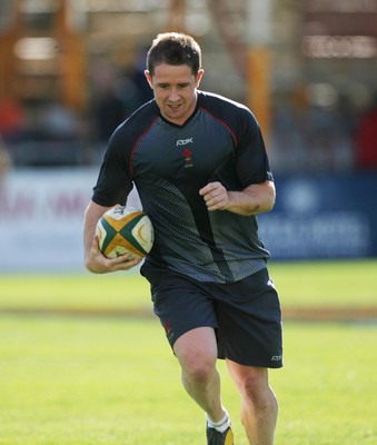 06.06.08 Wales rugby in S.Africa... Wales Shane Williams at the Captains Run at  the stadium in Bloemfontein which is still being renovated.   