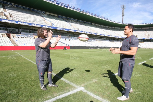 06.06.08 Wales rugby in S.Africa... Wales Adam Jones(lt) and Sonny Parker(rt)during the Captains Run at  the stadium in Bloemfontein.   