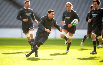 07.03.08 - Wales Rugby Training - Stephen Jones in action during training 