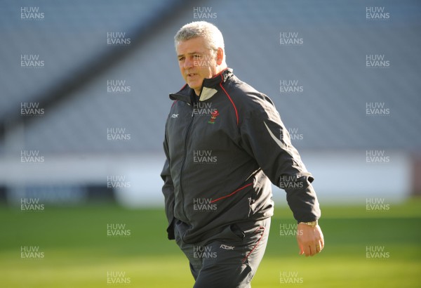 07.03.08 - Wales Rugby Training - Wales Coach, Warren Gatland looks around Croke Park 