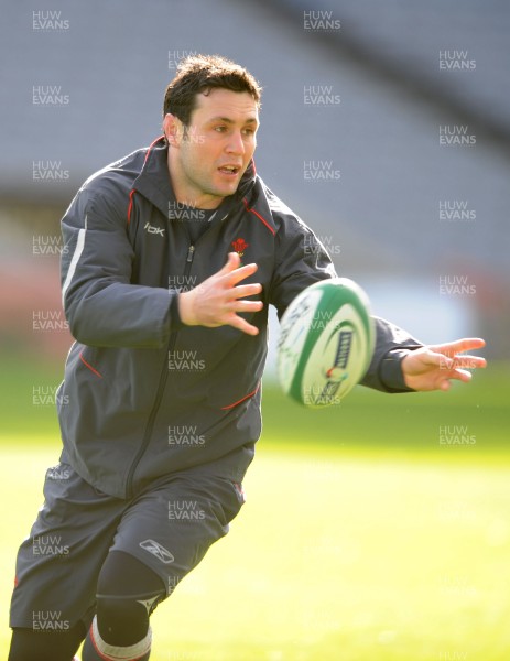 07.03.08 - Wales Rugby Training - Stephen Jones in action during training 