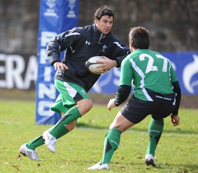09.03.09 - Wales Rugby Training - Mike Phillips and Gavin Henson(R) in action during training. 