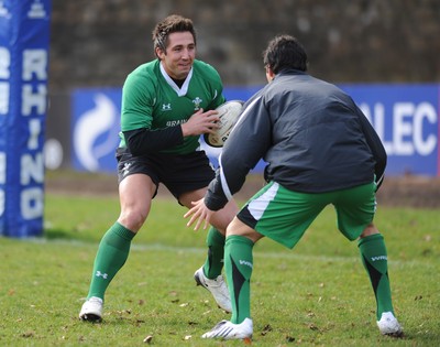 09.03.09 - Wales Rugby Training - Gavin Henson(L) and Mike Phillips in action during training. 