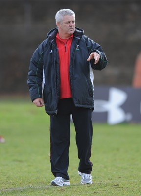 09.03.09 - Wales Rugby Training - Wales head coach, Warren Gatland makes a point during training. 