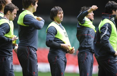 11.03.08 - Wales Rugby Training - Gavin Henson in action during training 