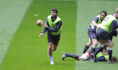 11.03.08 - Wales Rugby Training - Mike Phillips in action during training 