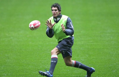 11.03.08 - Wales Rugby Training - James Hook in action during training 