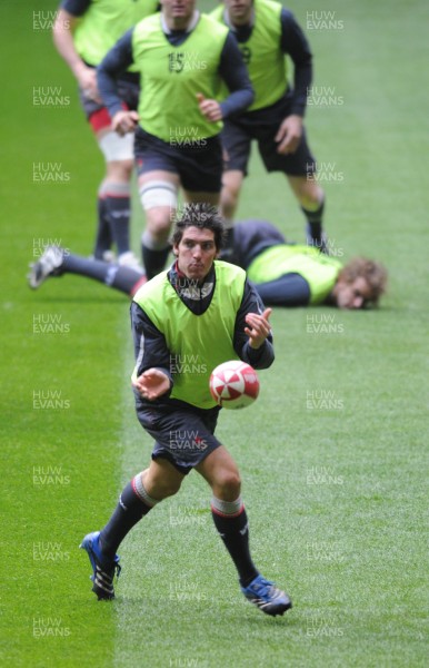 11.03.08 - Wales Rugby Training - James Hook in action during training 