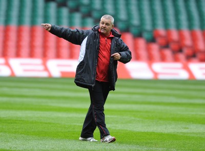 12.02.09 - Wales Rugby Training - Wales coach, Warren Gatland makes a point during training. 