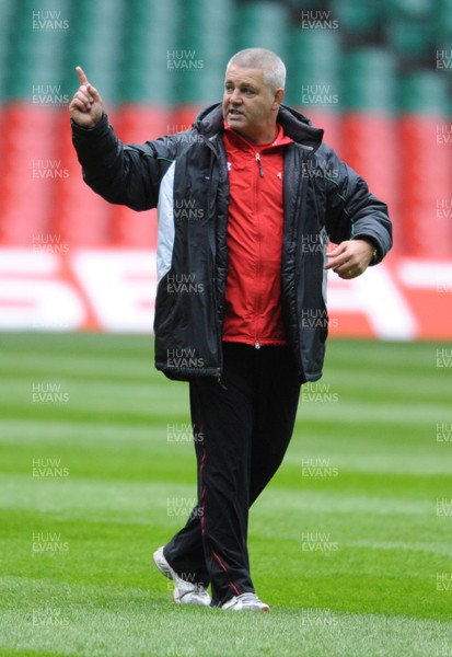 12.02.09 - Wales Rugby Training - Wales coach, Warren Gatland makes a point during training. 