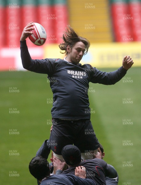 14.02.08 Wales Rugby training... Wales' Ryan Jones. 