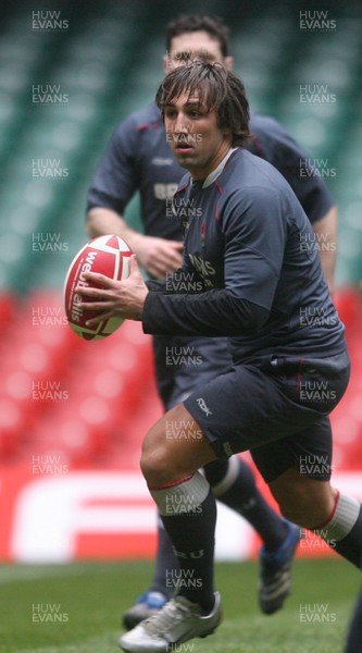 14.02.08 Wales Rugby training... Wales' Gavin Henson. 