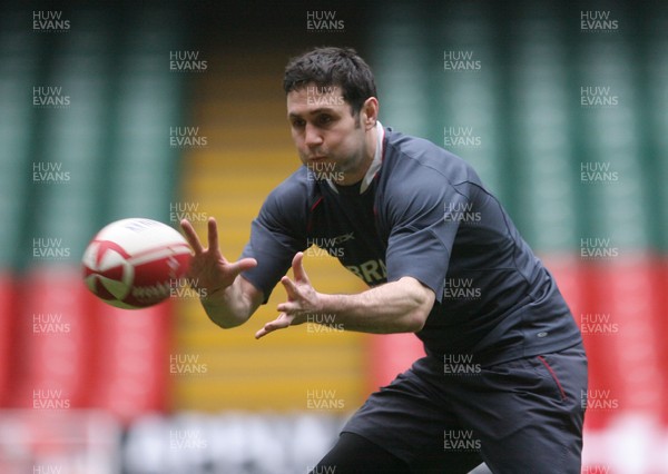 14.02.08 Wales Rugby training... Wales' Stephen Jones. 