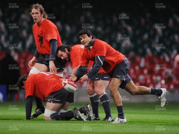 14.03.08 Wales rugby training... Mike Phillips during training at the Millennium Stadium. Pics by Huw Evans, Cardiff