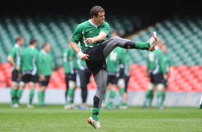 19.03.10 - Wales Rugby Training - Jamie Roberts during training. 