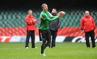 19.03.10 - Wales Rugby Training - Tom Prydie during training. 