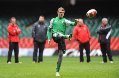 19.03.10 - Wales Rugby Training - Tom Prydie during training. 