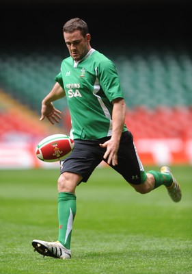 19.03.10 - Wales Rugby Training - Lee Byrne during training. 