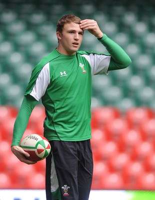 19.03.10 - Wales Rugby Training - Tom Prydie during training. 