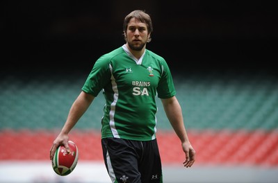 19.03.10 - Wales Rugby Training - Ryan Jones during training. 