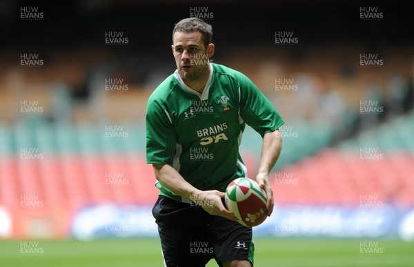 19.03.10 - Wales Rugby Training - Lee Byrne during training. 