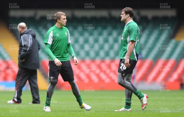19.03.10 - Wales Rugby Training - Tom Prydie talks to Jamie Roberts during training. 