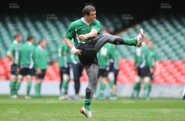19.03.10 - Wales Rugby Training - Jamie Roberts during training. 