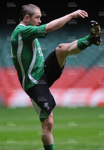 19.03.10 - Wales Rugby Training - Shane Williams during training. 