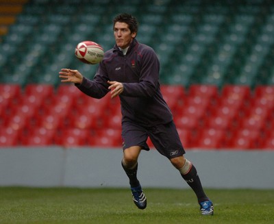 22.11.07 - Wales Rugby Training - James Hook in action during training 