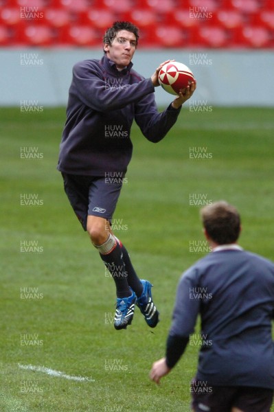 22.11.07 - Wales Rugby Training - James Hook in action during training 